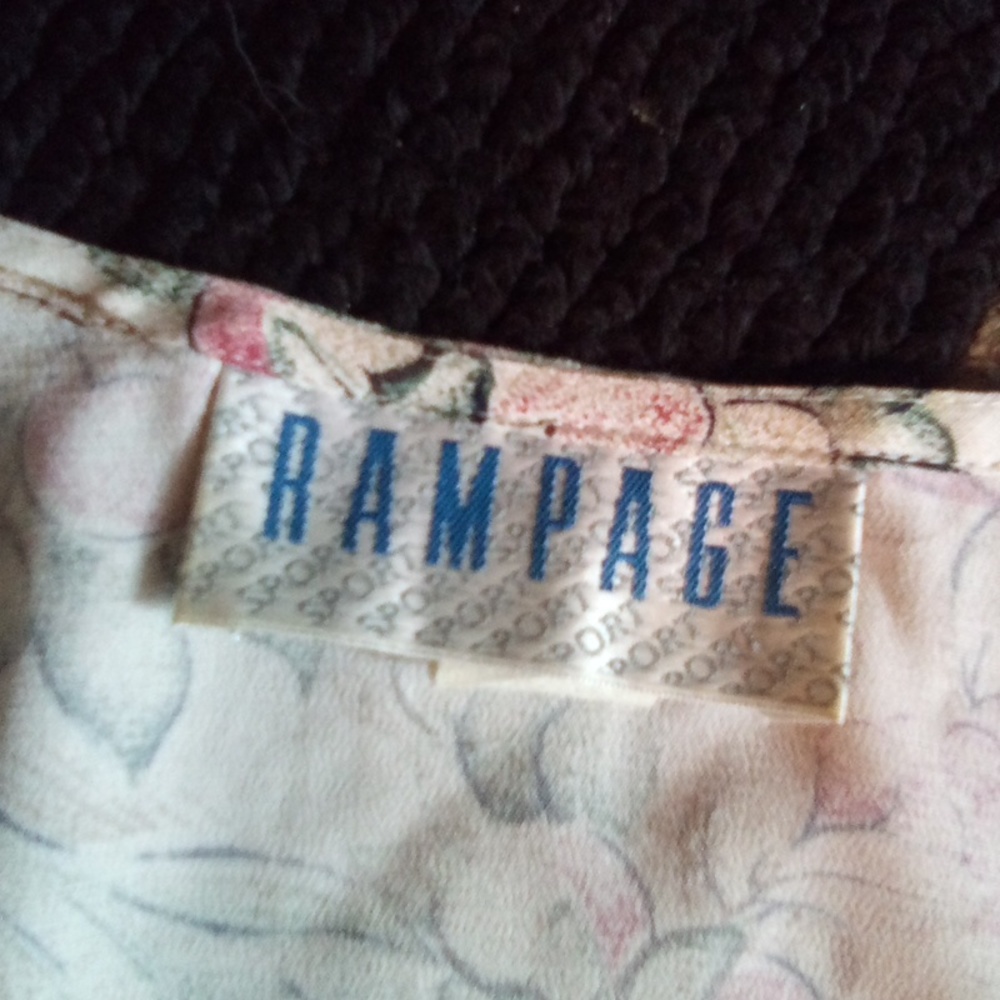 Outfit by Rampage - Picture 7 of 7